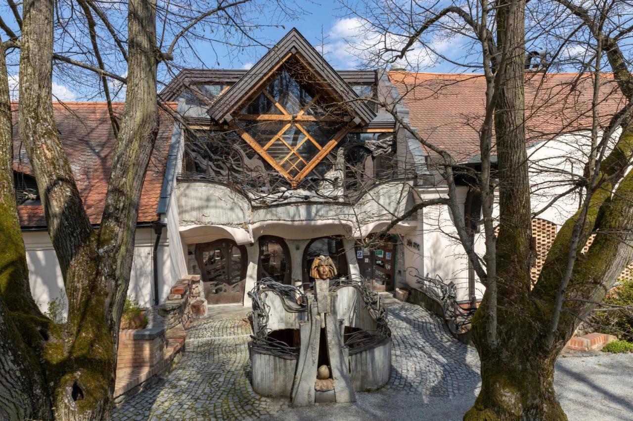 Hotel Zamek Stirin Velké Popovice Exteriör bild