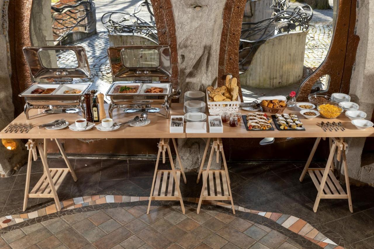 Hotel Zamek Stirin Velké Popovice Exteriör bild