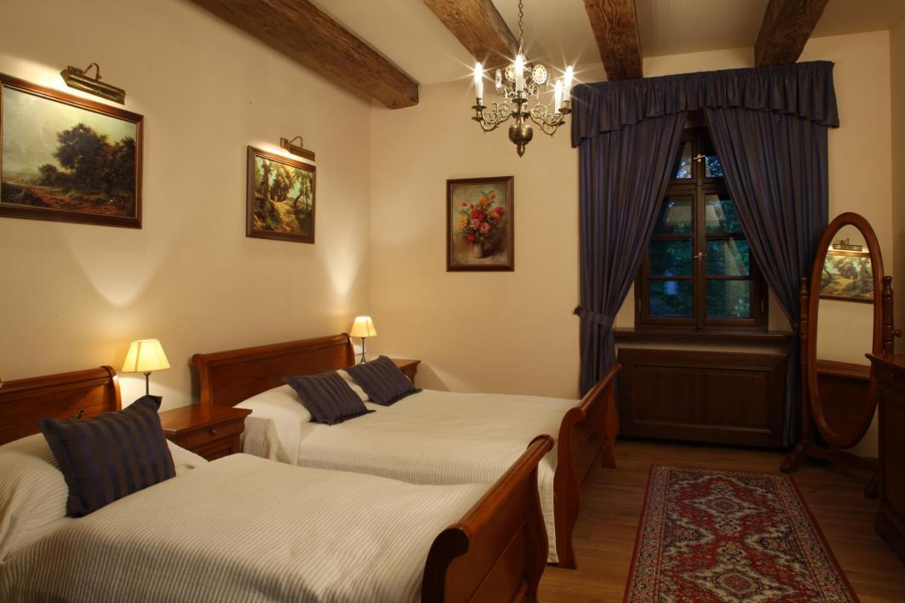 Hotel Zamek Stirin Velké Popovice Exteriör bild